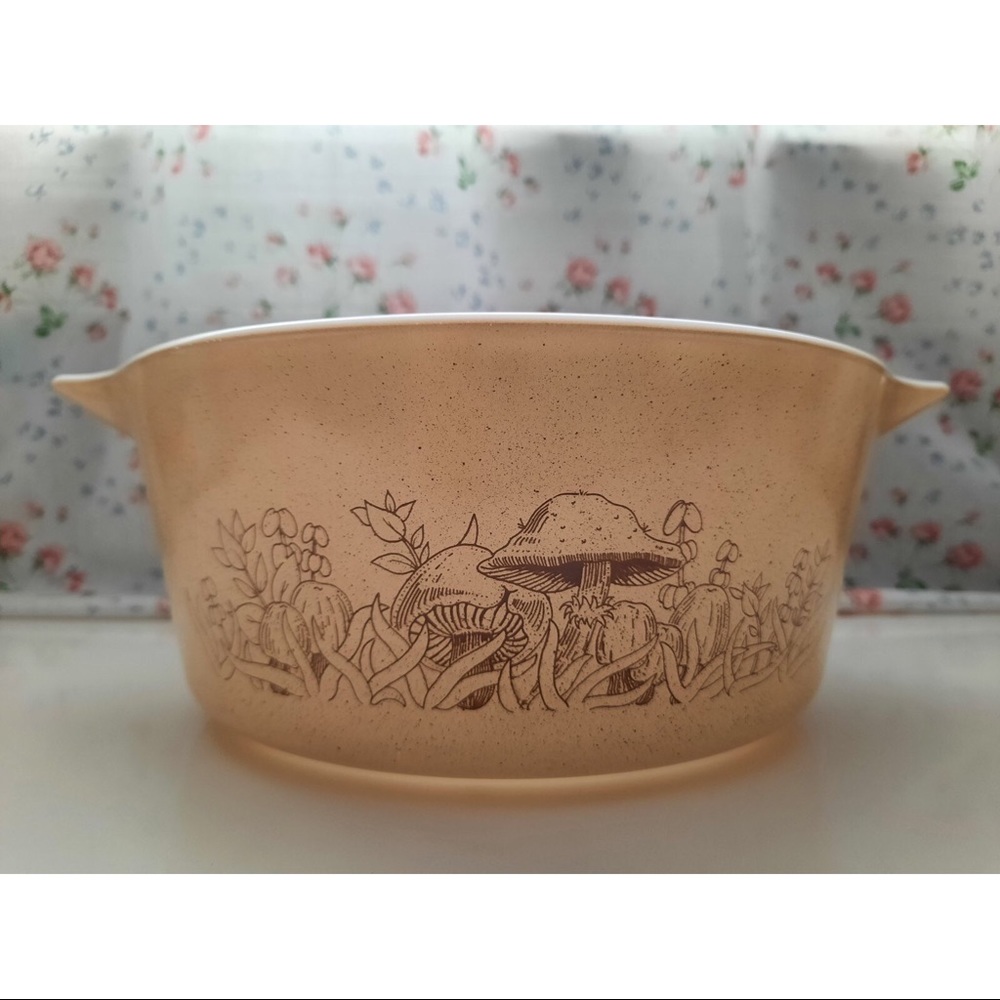 Pyrex Mushroom Print Bowl